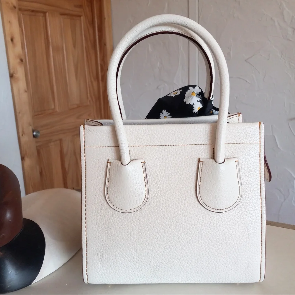 Cashin Carry Tote 22, Chalk Remake from the 1969 Bonnie Cashin design.